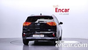 Kia Niro 1.6 HEV 2021 года из Южной Кореи