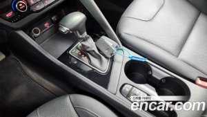 Kia Niro 1.6 HEV 2021 года из Южной Кореи