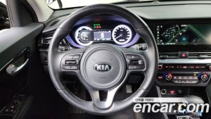 Kia Niro 1.6 HEV 2021 года из Южной Кореи