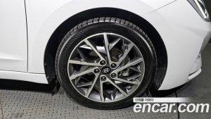 Hyundai AVANTE 1.6 2020 года из Южной Кореи
