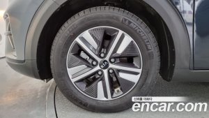 Kia Niro 1.6 HEV 2020 года из Южной Кореи