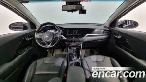 Kia Niro 1.6 HEV 2020 года из Южной Кореи