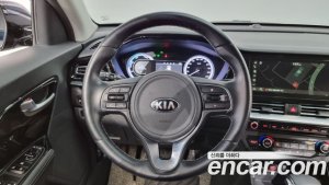 Kia Niro 1.6 HEV 2020 года из Южной Кореи