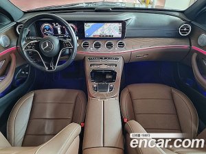 Mercedes-Benz E-Class E300e 4MATIC Exclusive 2021 года из Южной Кореи