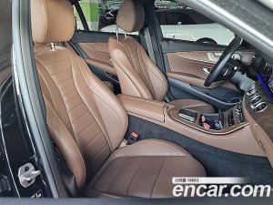 Mercedes-Benz E-Class E300e 4MATIC Exclusive 2021 года из Южной Кореи