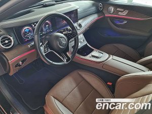 Mercedes-Benz E-Class E300e 4MATIC Exclusive 2021 года из Южной Кореи