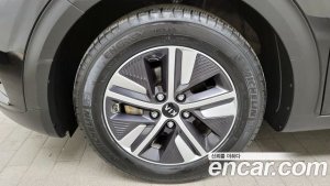 Kia Niro 1.6 HEV 2021 года из Южной Кореи