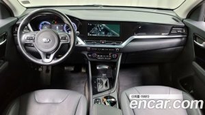 Kia Niro 1.6 HEV 2021 года из Южной Кореи