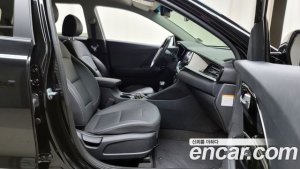 Kia Niro 1.6 HEV 2021 года из Южной Кореи