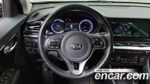 Kia Niro 1.6 HEV 2021 года из Южной Кореи