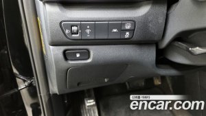 Kia Niro 1.6 HEV 2021 года из Южной Кореи
