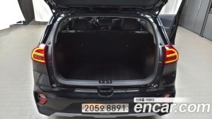 Kia Niro 1.6 HEV 2021 года из Южной Кореи