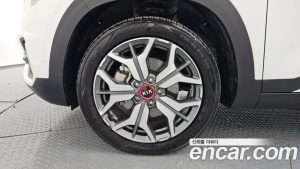 Kia Seltos Бензин 1.6 Turbo 2WD 2020 года из Южной Кореи