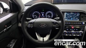 Hyundai AVANTE 1.6 2020 года из Южной Кореи