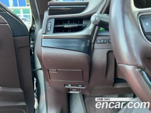 Lexus ES Luxury 2021 года из Южной Кореи
