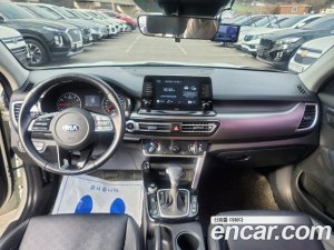 Kia Seltos Бензин 1.6 Turbo 2WD 2020 года из Южной Кореи