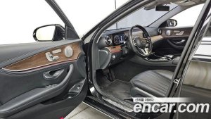 Mercedes-Benz E-Class E300 4MATIC Exclusive 2020 года из Южной Кореи