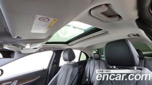 Mercedes-Benz E-Class E300 4MATIC Exclusive 2020 года из Южной Кореи