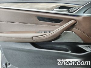 BMW 5-Series 530e Luxury 2021 года из Южной Кореи