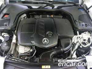 Mercedes-Benz E-Class E220d 4MATIC Avantgarde 2021 года из Южной Кореи