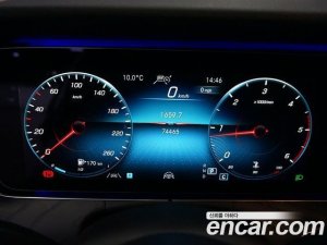 Mercedes-Benz E-Class E220d 4MATIC Avantgarde 2021 года из Южной Кореи