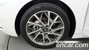 Hyundai AVANTE 1.6 2020 года из Южной Кореи