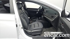 Hyundai AVANTE 1.6 2020 года из Южной Кореи