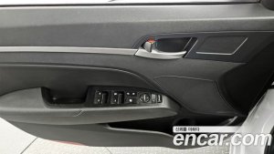 Hyundai AVANTE 1.6 2020 года из Южной Кореи