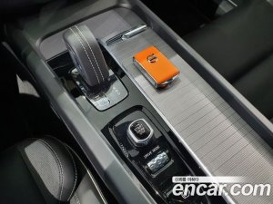 Volvo XC60 T8 R-디자인 2021 года из Южной Кореи