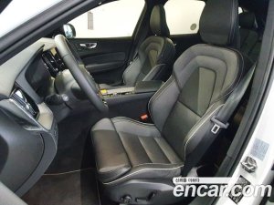 Volvo XC60 T8 R-디자인 2021 года из Южной Кореи