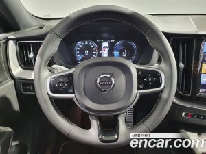 Volvo XC60 T8 R-디자인 2021 года из Южной Кореи