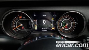 Jeep Wrangler 2.0 Overland Unlimited Top 4Door 80th Anniversary Edition 2021 года из Южной Кореи