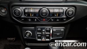 Jeep Wrangler 2.0 Overland Unlimited Top 4Door 80th Anniversary Edition 2021 года из Южной Кореи