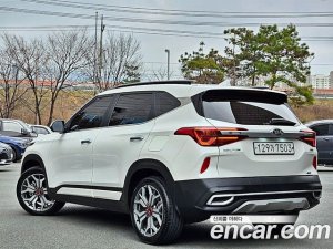 Kia Seltos Бензин 1.6 Turbo 4WD 2020 года из Южной Кореи