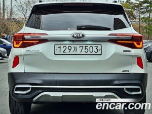 Kia Seltos Бензин 1.6 Turbo 4WD 2020 года из Южной Кореи