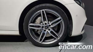 Mercedes-Benz E-Class E300 4MATIC AMG Line 2020 года из Южной Кореи