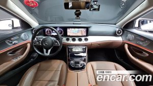 Mercedes-Benz E-Class E300 4MATIC AMG Line 2020 года из Южной Кореи