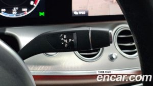 Mercedes-Benz E-Class E300 4MATIC AMG Line 2020 года из Южной Кореи