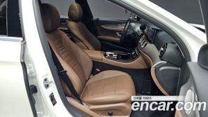 Mercedes-Benz E-Class E300 4MATIC AMG Line 2020 года из Южной Кореи