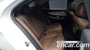 Mercedes-Benz E-Class E300 4MATIC AMG Line 2020 года из Южной Кореи