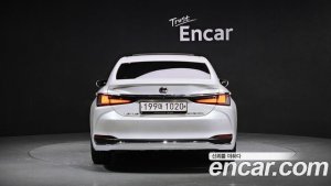 Lexus ES Luxury Plus 2020 года из Южной Кореи