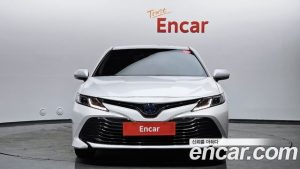 Toyota Camry 2.5 LE HYBRID 2020 года из Южной Кореи