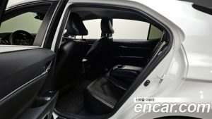 Toyota Camry 2.5 LE HYBRID 2020 года из Южной Кореи