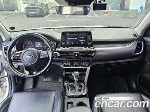 Kia Seltos Дизель 1.6 2WD 2020 года из Южной Кореи