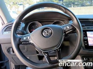 Volkswagen Tiguan 2.0 TDI Premium 2020 года из Южной Кореи