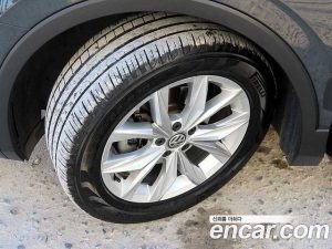 Volkswagen Tiguan 2.0 TDI Premium 2020 года из Южной Кореи