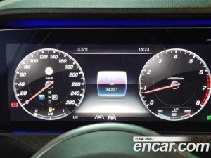 Mercedes-Benz E-Class E300 4MATIC AMG Line 2020 года из Южной Кореи