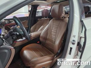 Mercedes-Benz E-Class E300 4MATIC AMG Line 2020 года из Южной Кореи