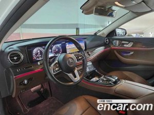 Mercedes-Benz E-Class E300 4MATIC AMG Line 2020 года из Южной Кореи