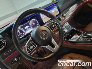 Mercedes-Benz E-Class E300 4MATIC AMG Line 2020 года из Южной Кореи